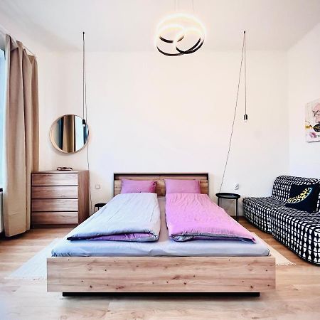 Sunny City - Apartment In Spa Zone With Private Garage Κάρλοβι Βάρι Εξωτερικό φωτογραφία