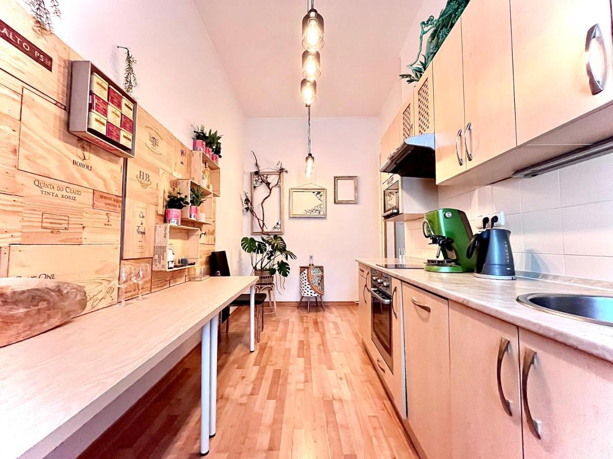 Sunny City - Apartment In Spa Zone With Private Garage Κάρλοβι Βάρι Εξωτερικό φωτογραφία