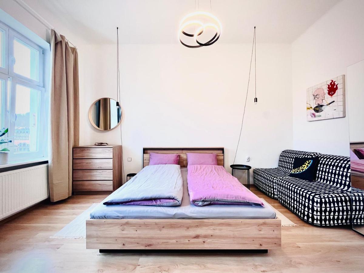 Sunny City - Apartment In Spa Zone With Private Garage Κάρλοβι Βάρι Εξωτερικό φωτογραφία